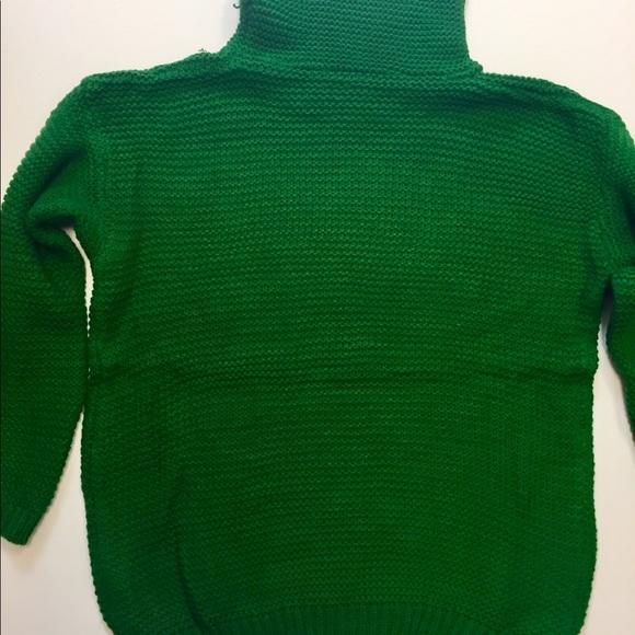 Green Turtleneck sweater - Picture 2 of 3